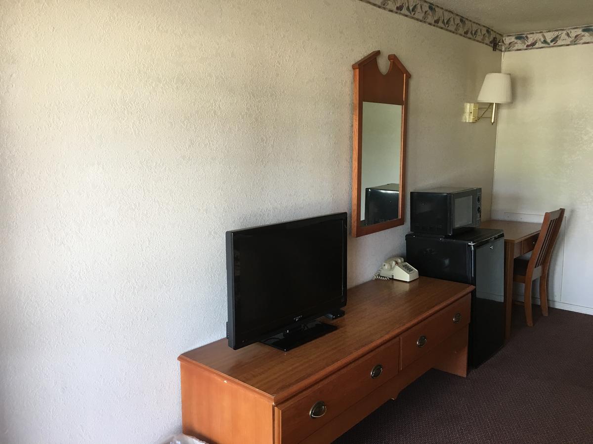 Finn's Motel Saint James Exterior foto